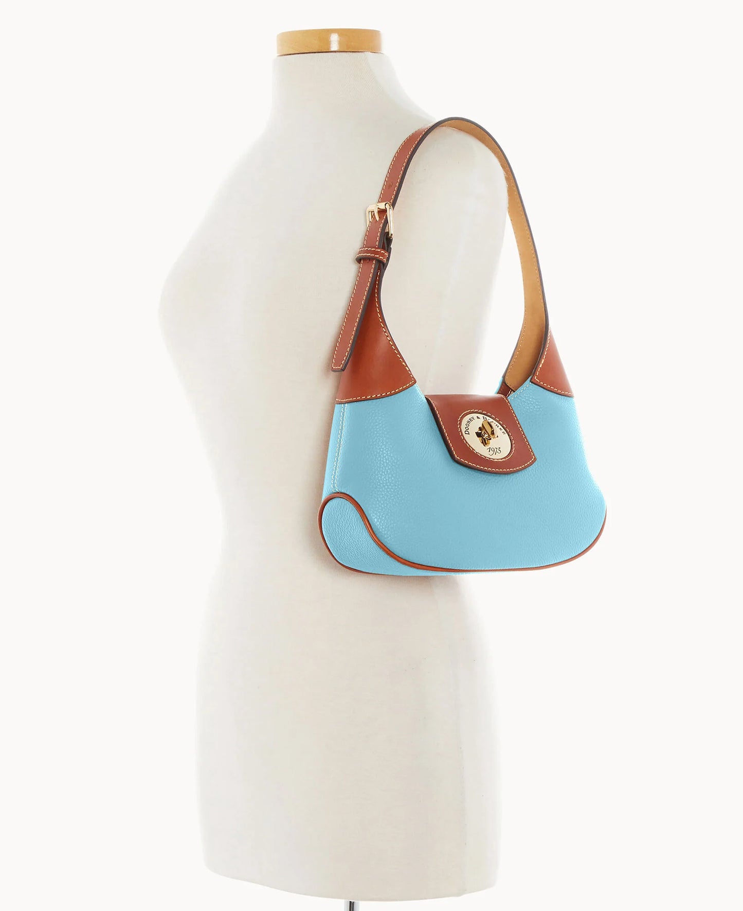 Pebble Turnlock Hobo 26