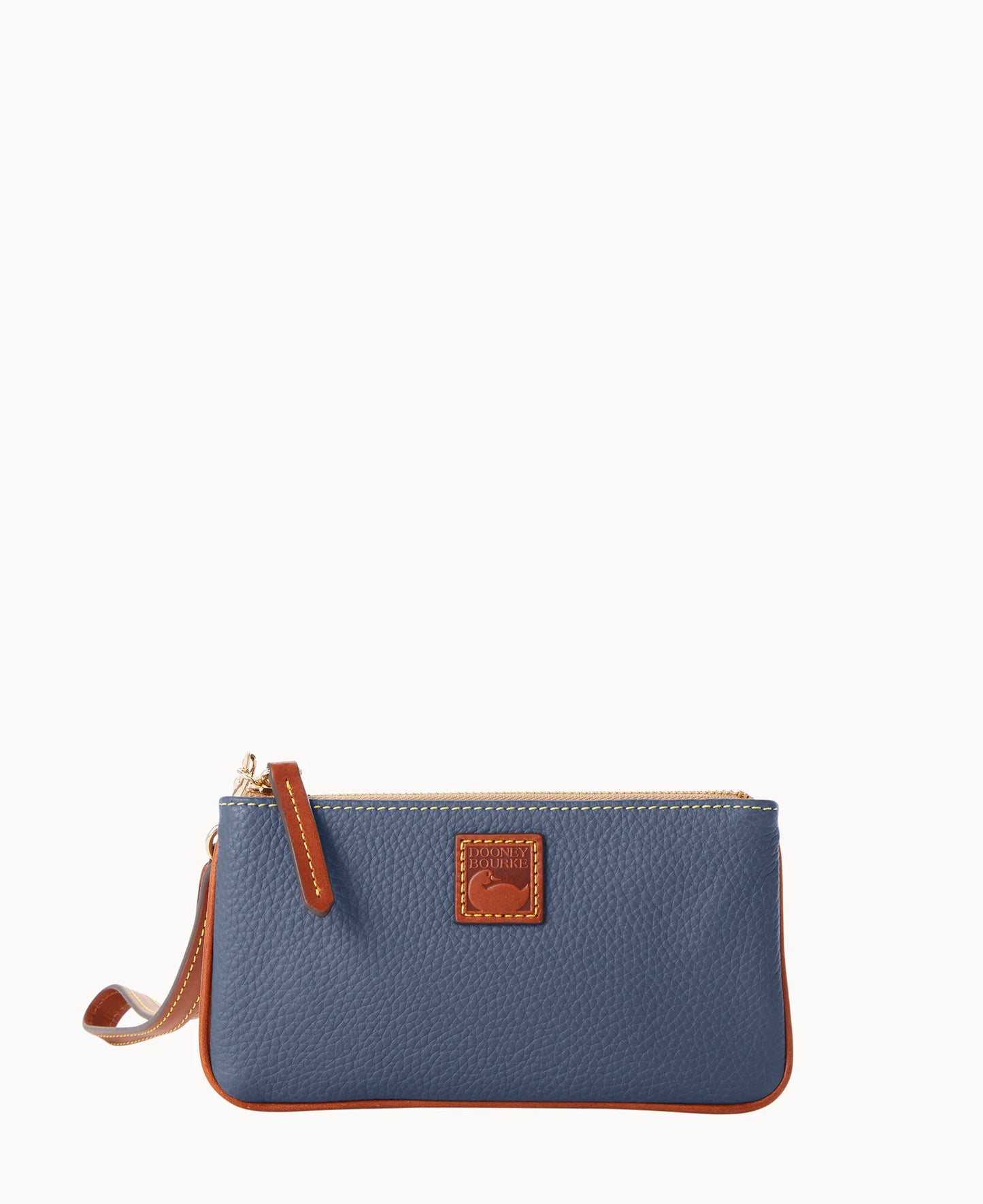 Pebble Grain Medium Wristlet