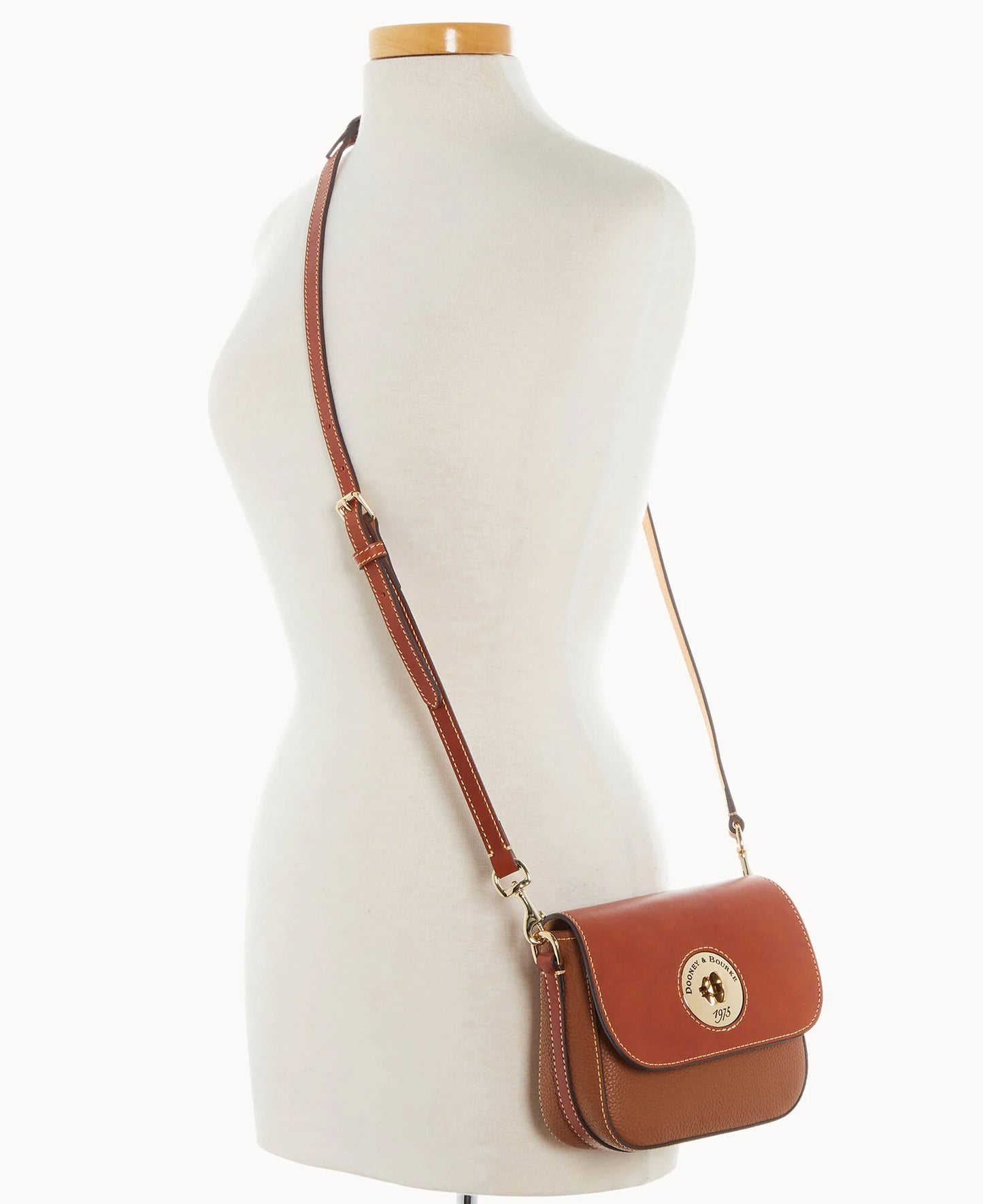 Pebble Turnlock Flap Saddle