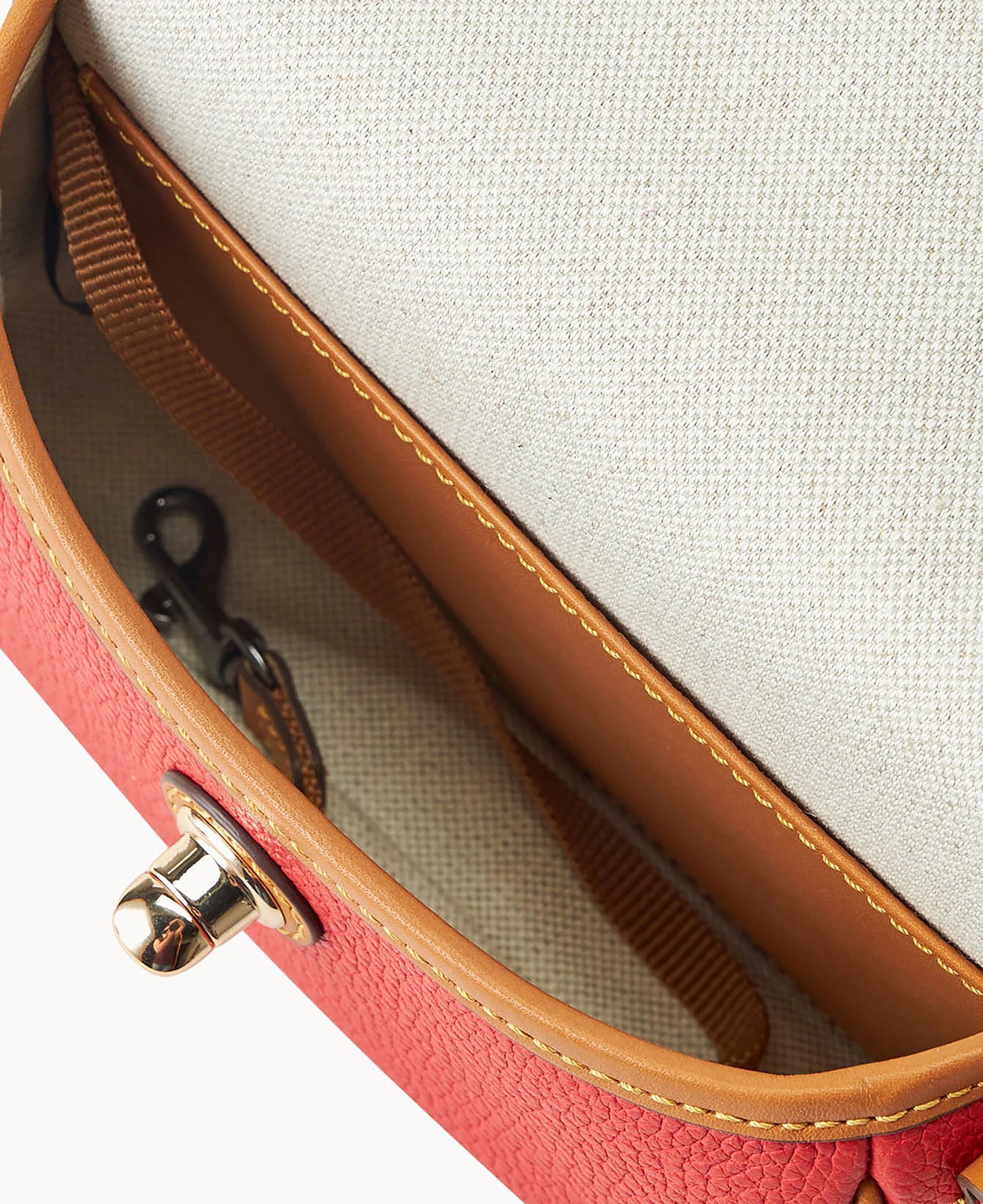 Pebble Grain Turnlock Crossbody 22