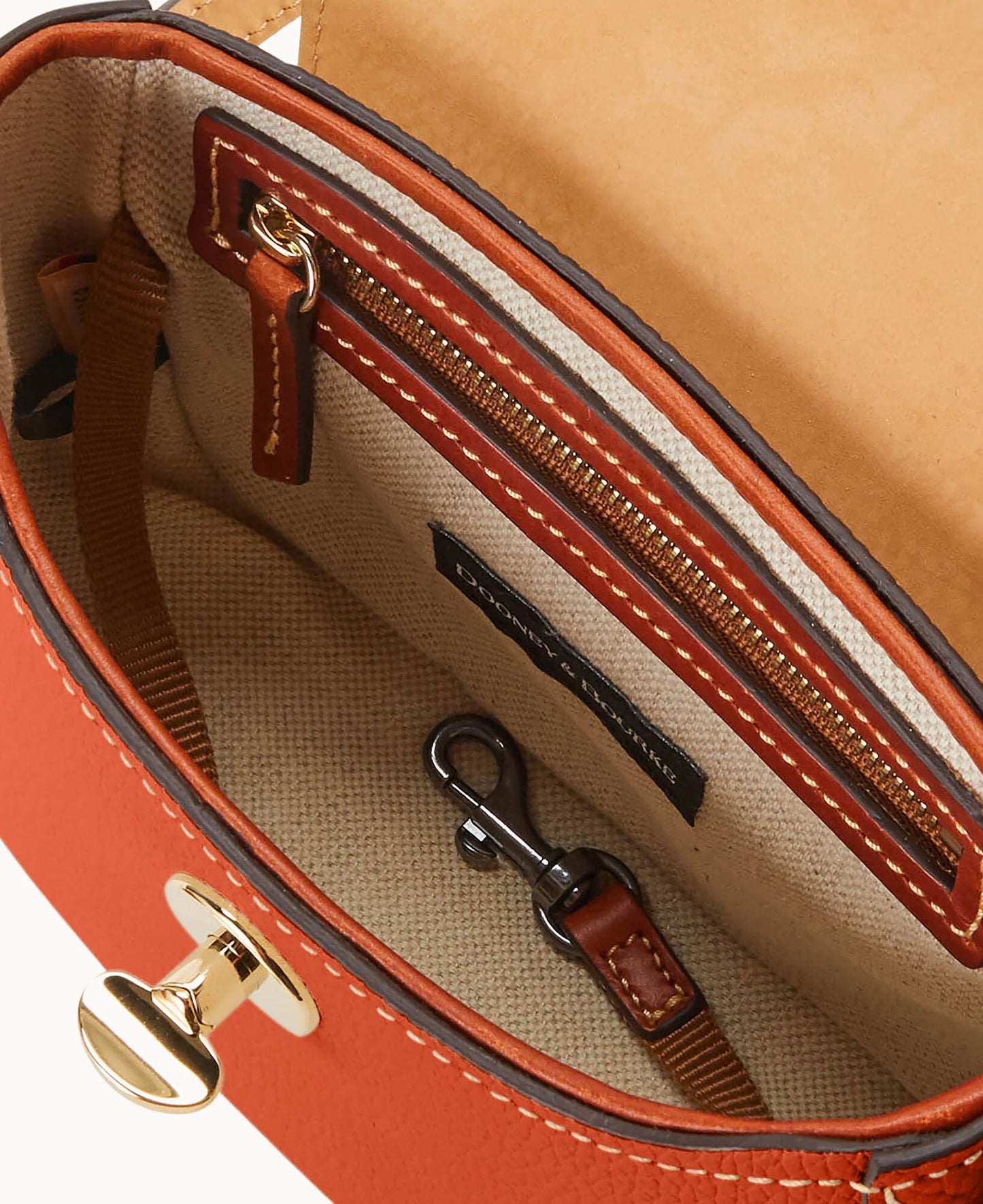 Pebble Turnlock Flap Saddle