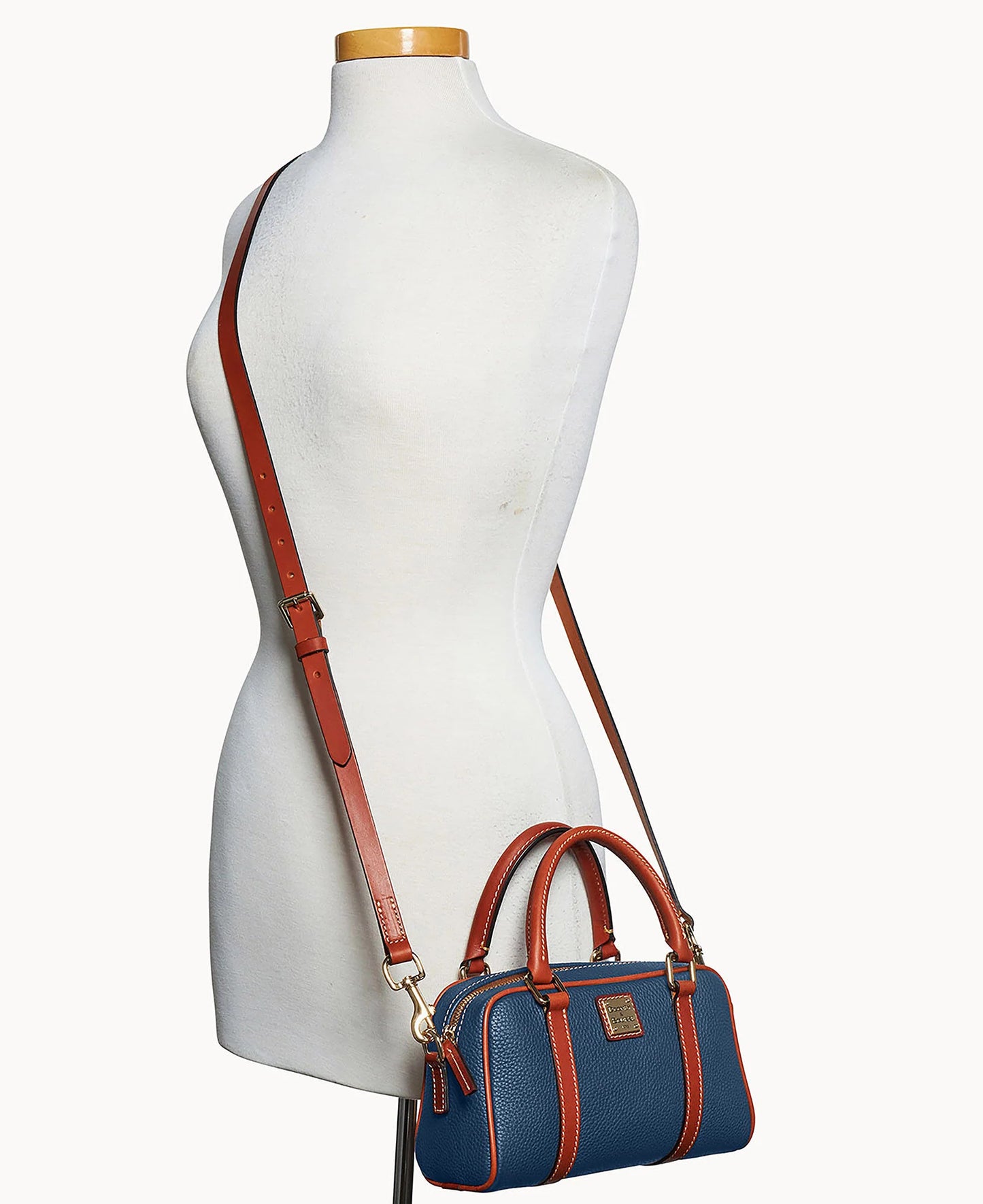 Pebble Grain Satchel 24