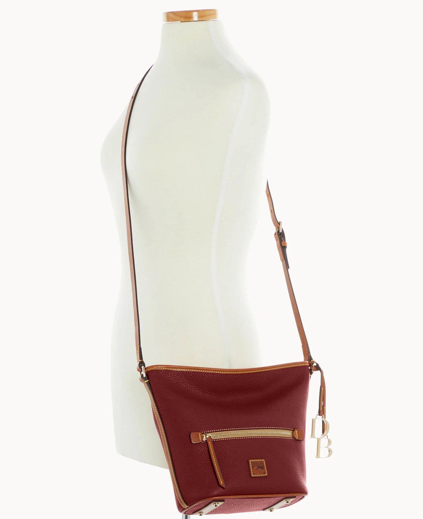 Pebble Grain Zip Sac