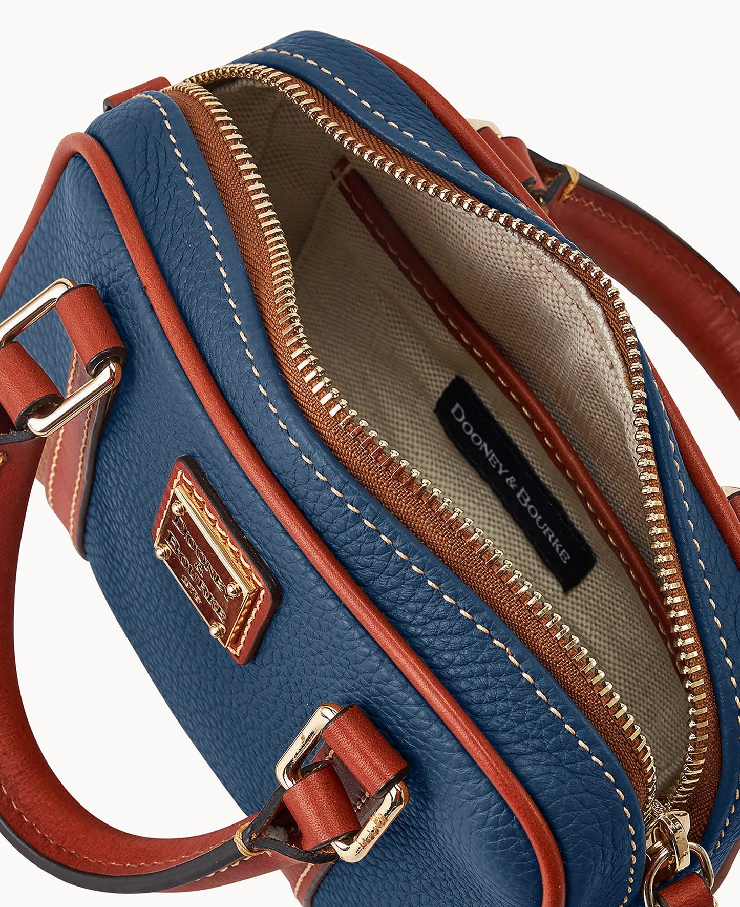 Pebble Grain Satchel 20