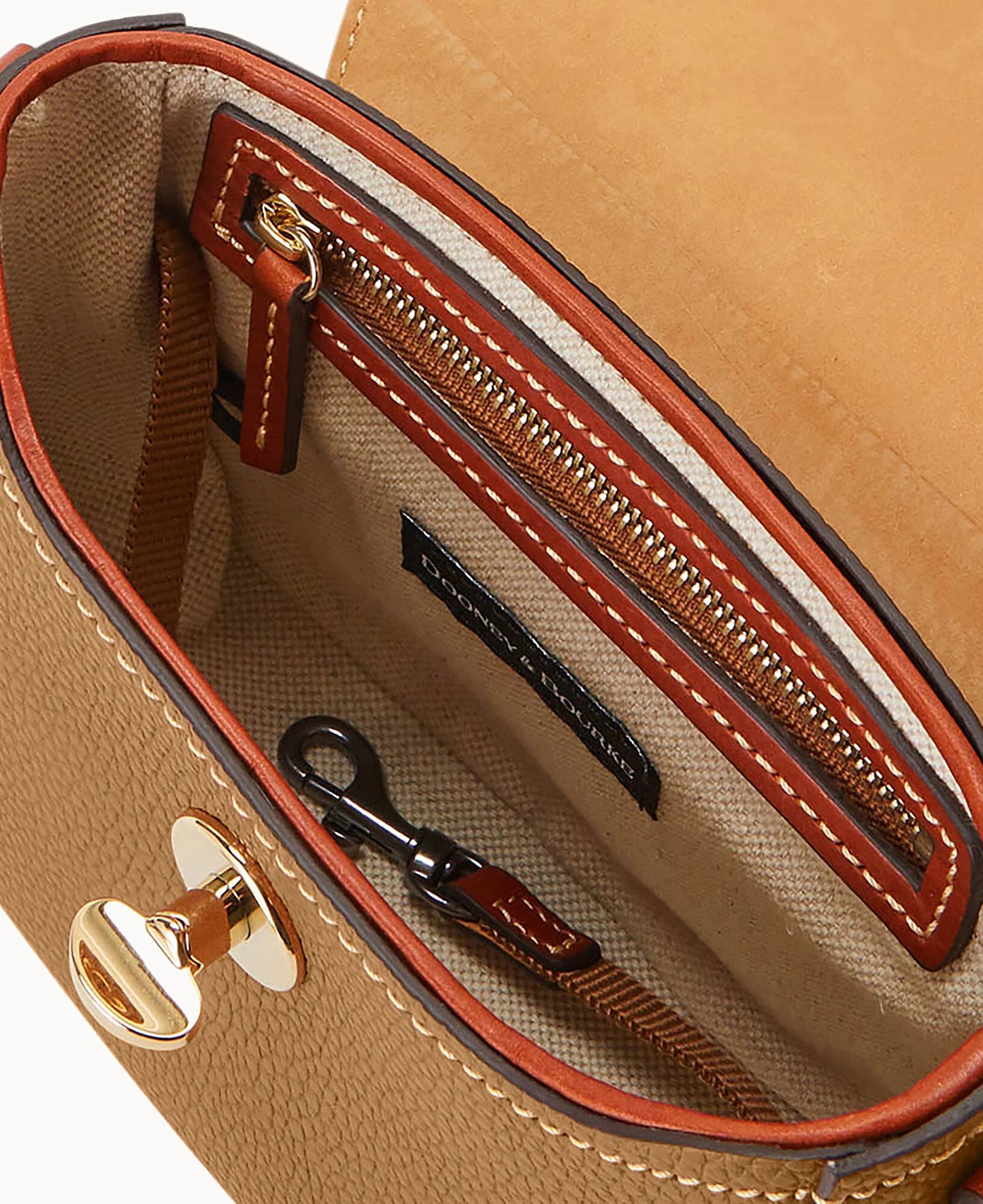 Pebble Turnlock Flap Saddle