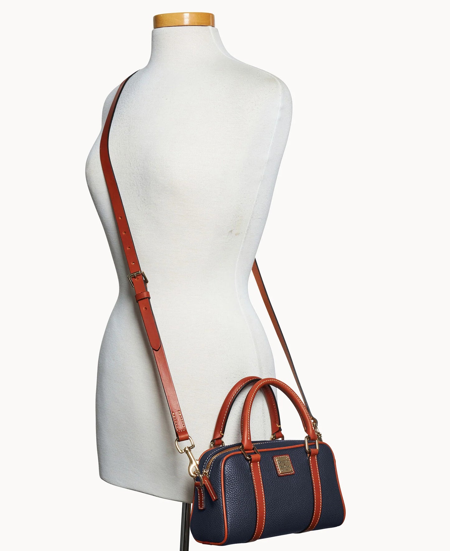 Pebble Grain Satchel 24