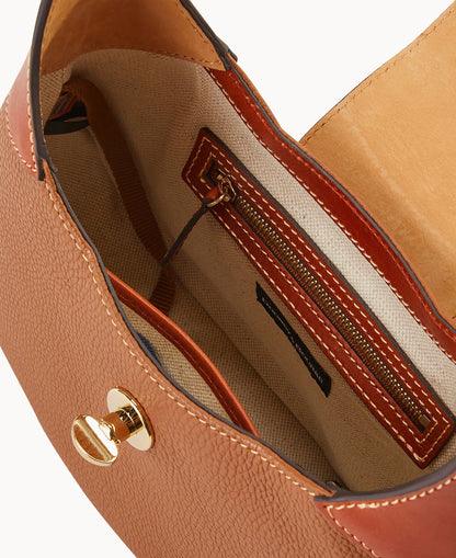 Pebble Turnlock Hobo 26