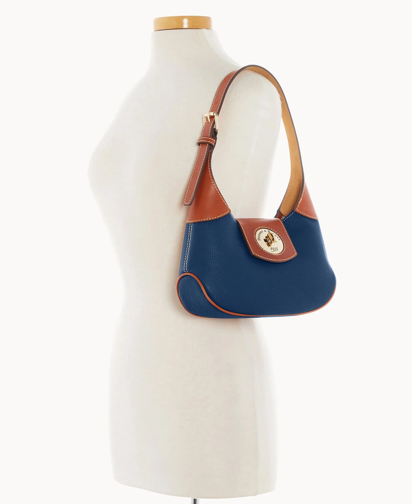 Pebble Turnlock Hobo 26