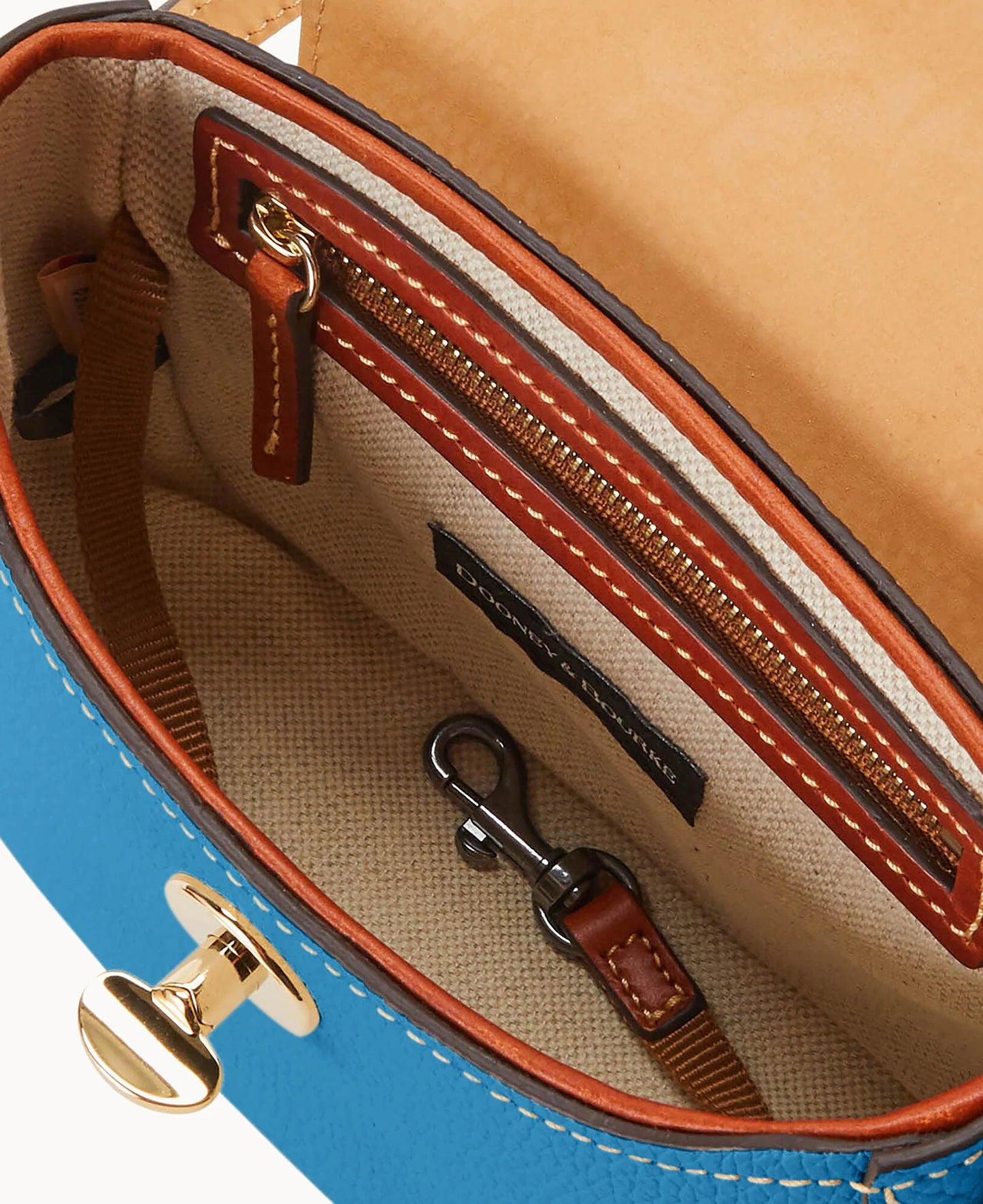 Pebble Turnlock Flap Saddle
