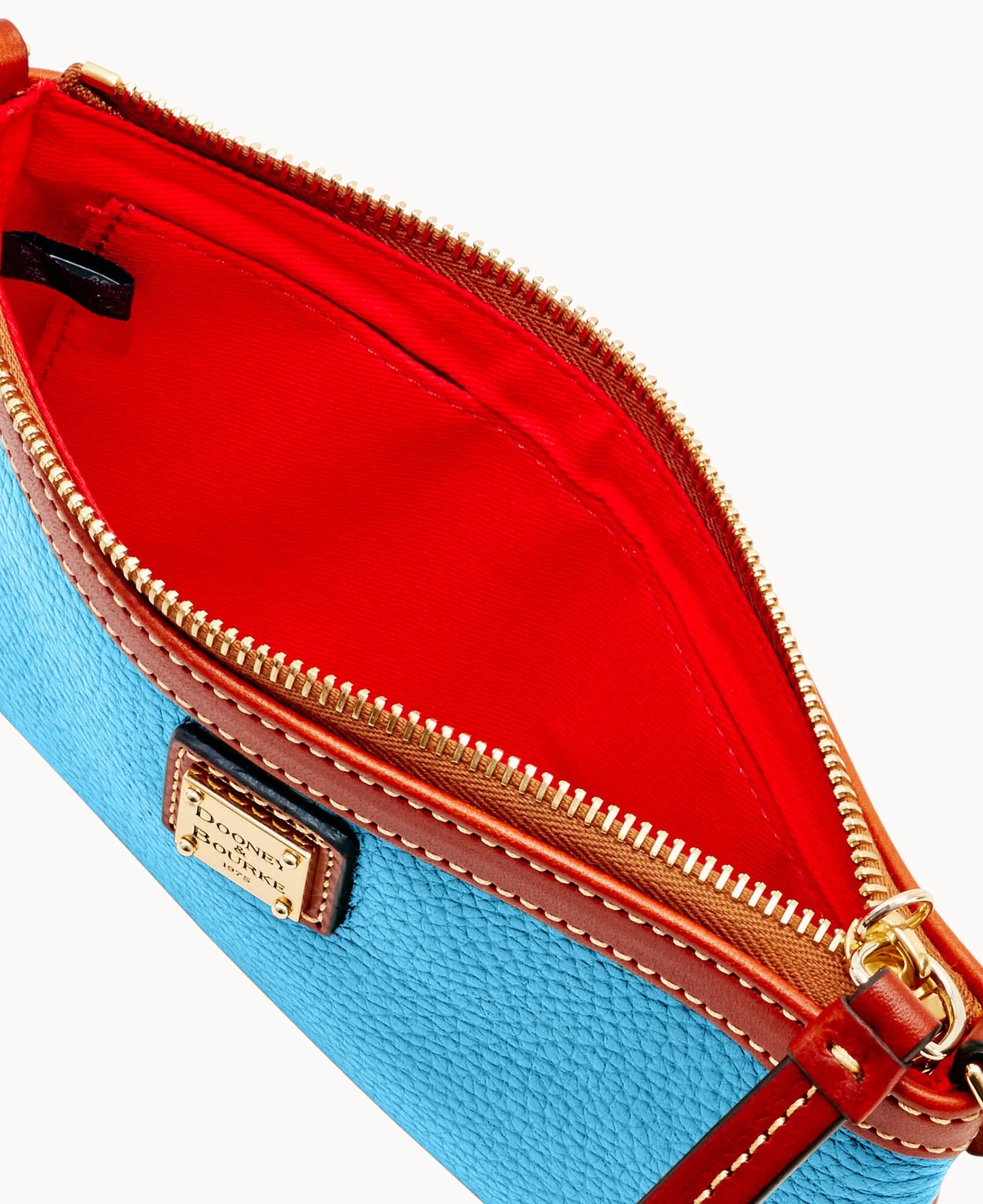 Pebble Grain Large Slim Wristlet