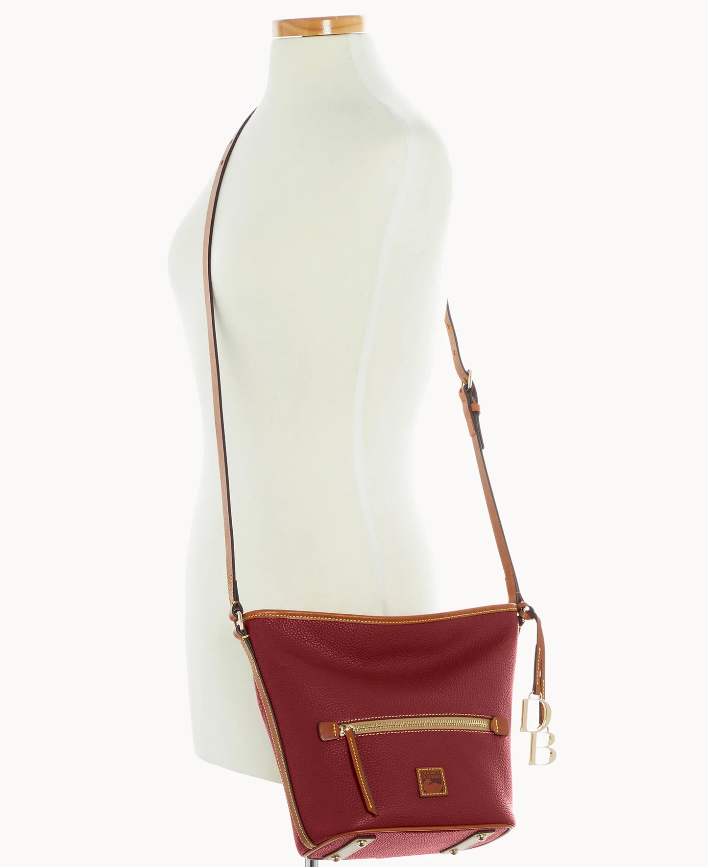 Pebble Grain Zip Sac