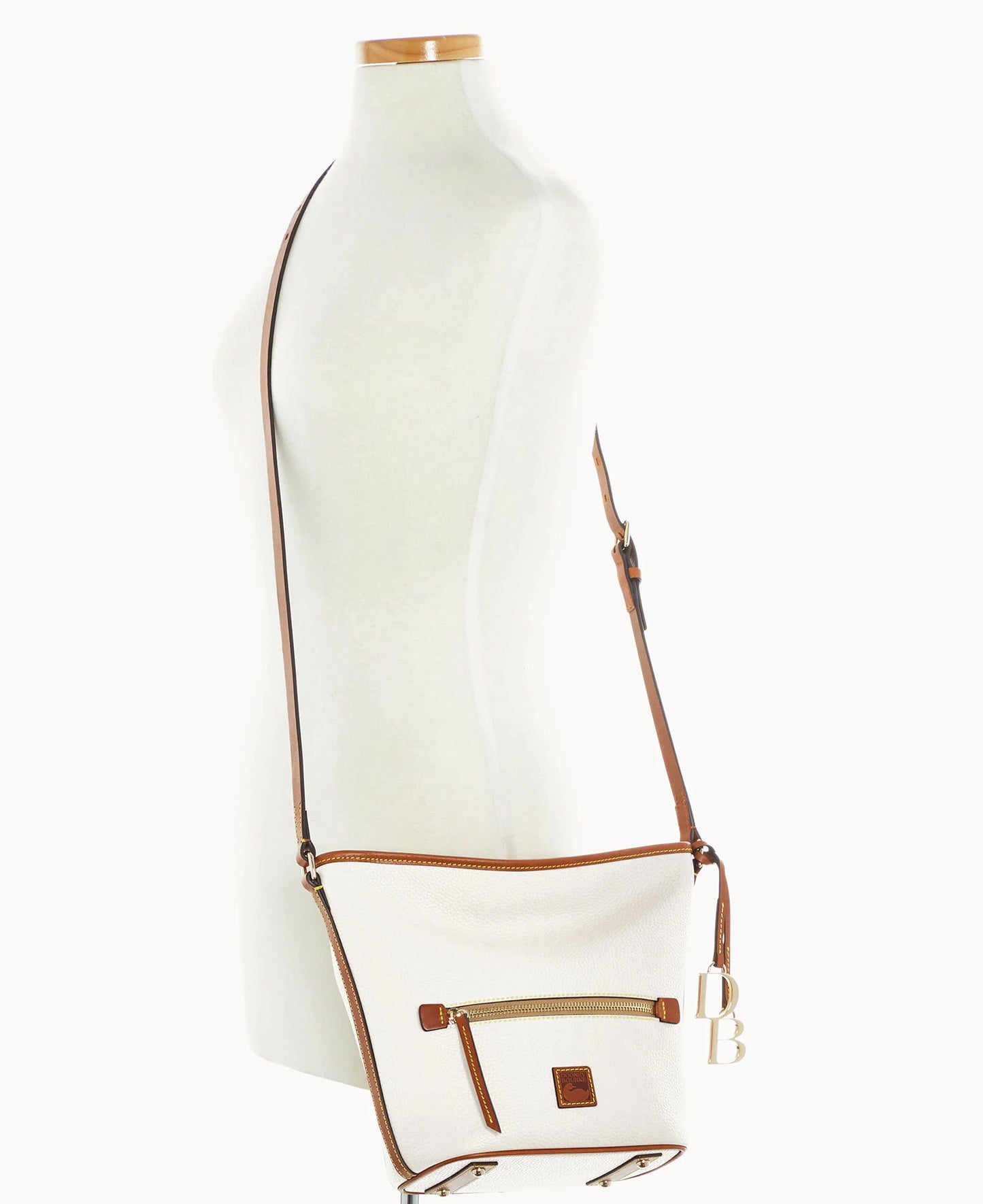 Pebble Grain Zip Sac