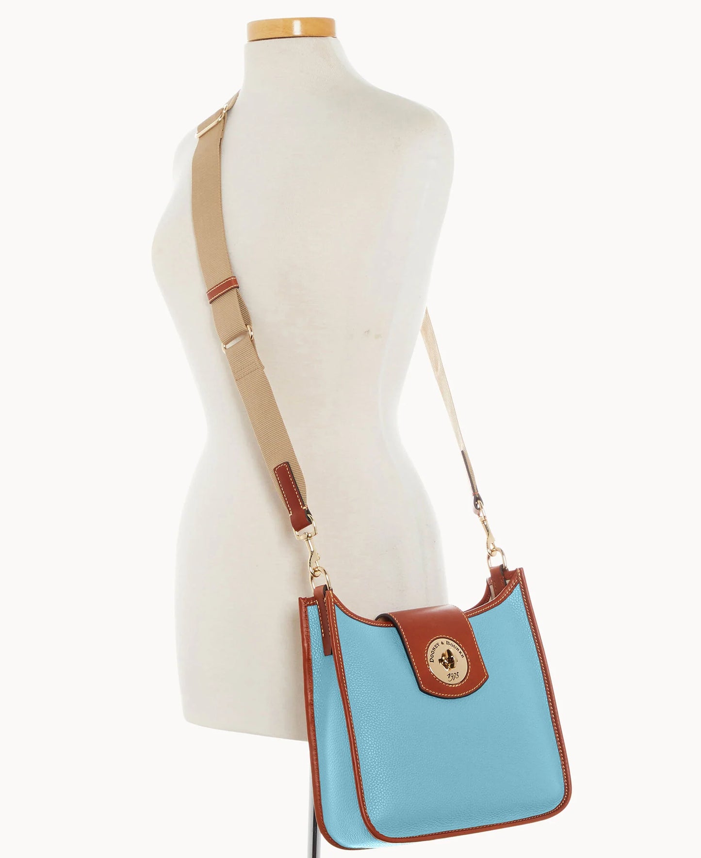 Pebble Turnlock Messenger 28