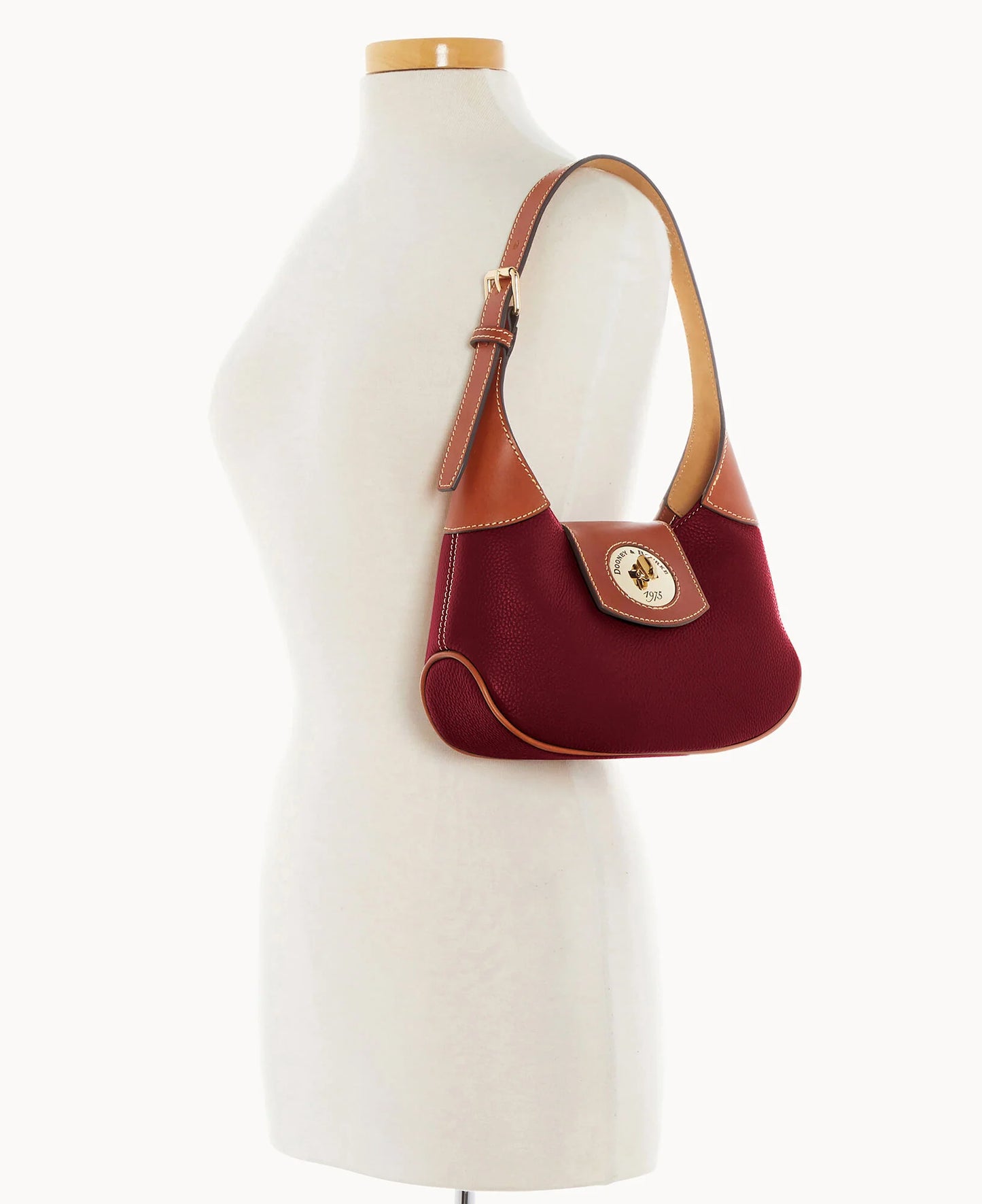 Pebble Turnlock Hobo 26