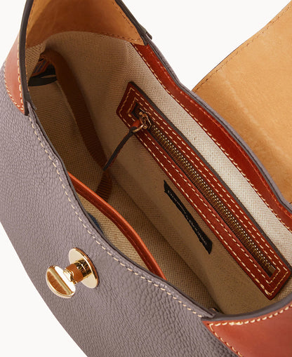 Pebble Turnlock Hobo 26