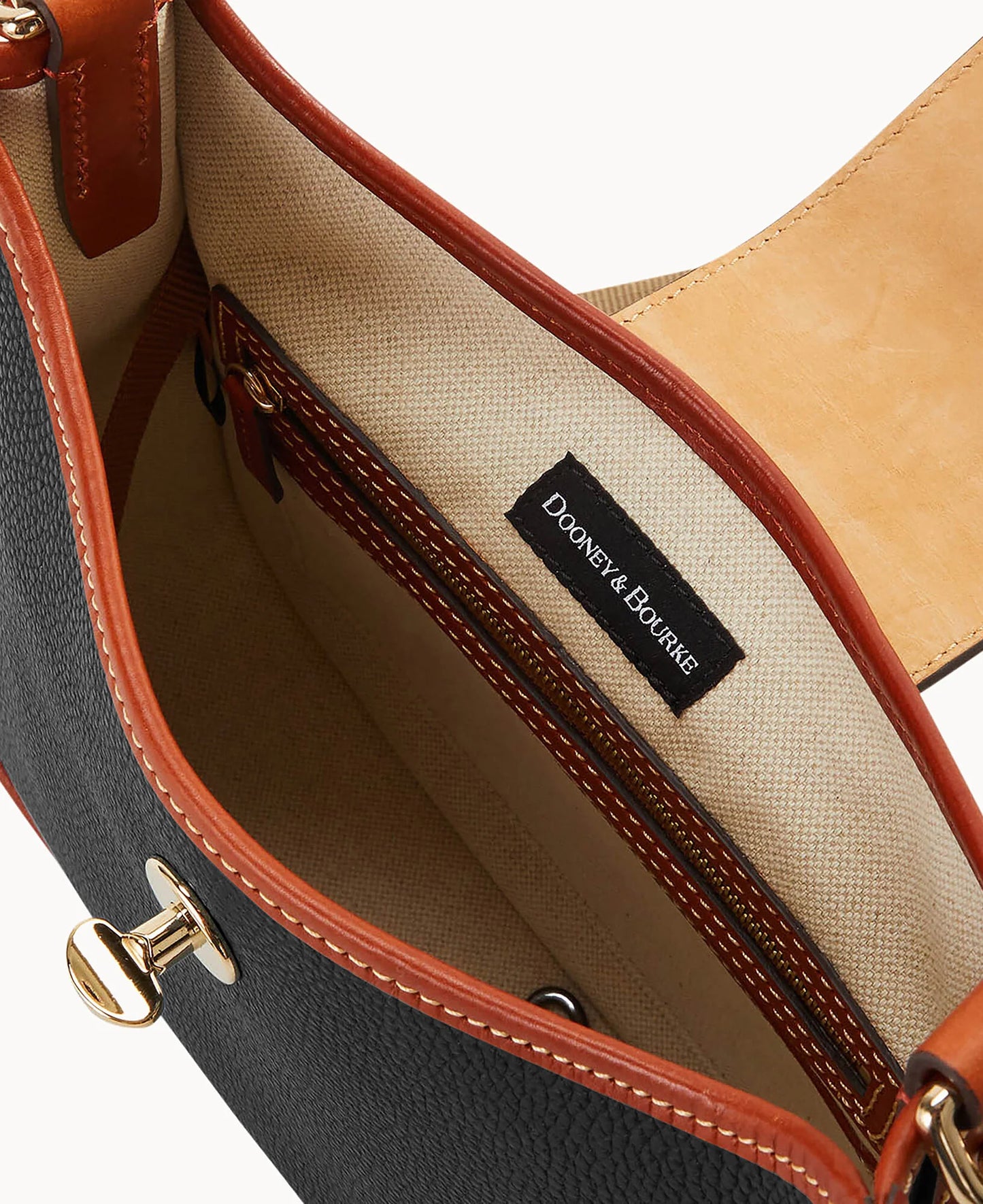 Pebble Turnlock Messenger 28