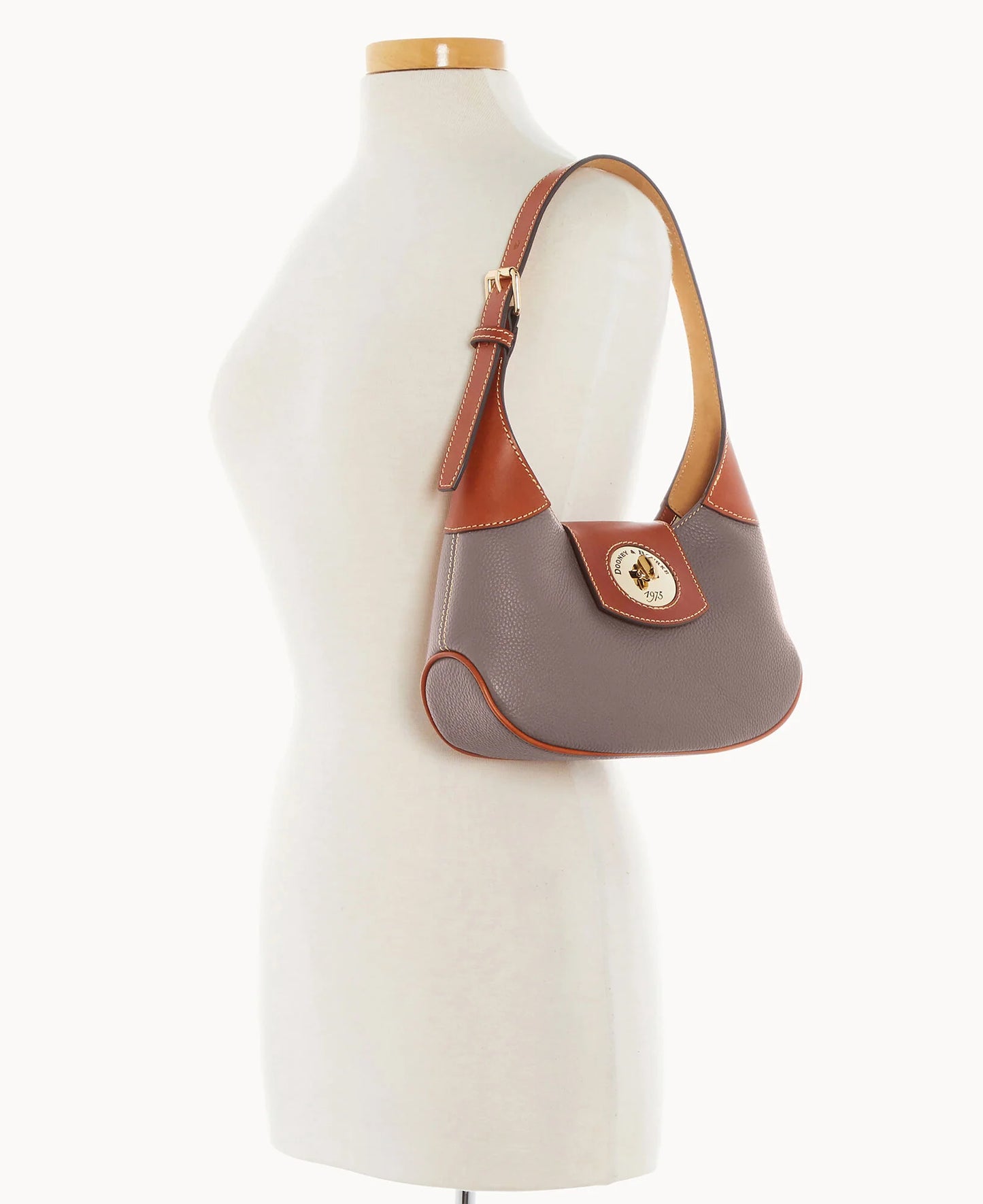 Pebble Turnlock Hobo 26